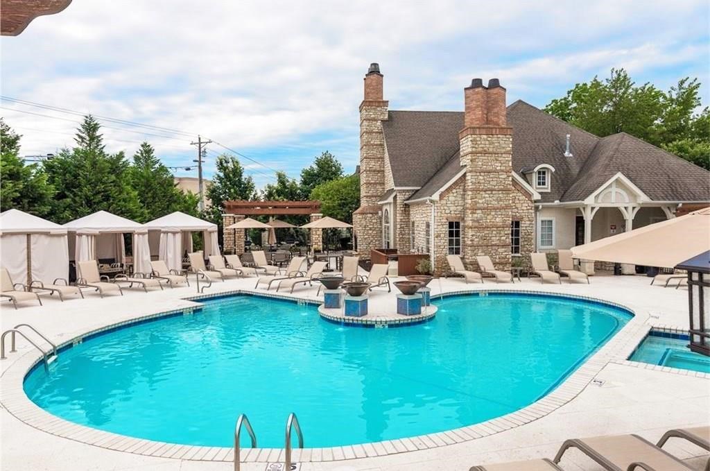 Stone Manor Condo Rogers - Residential Lease