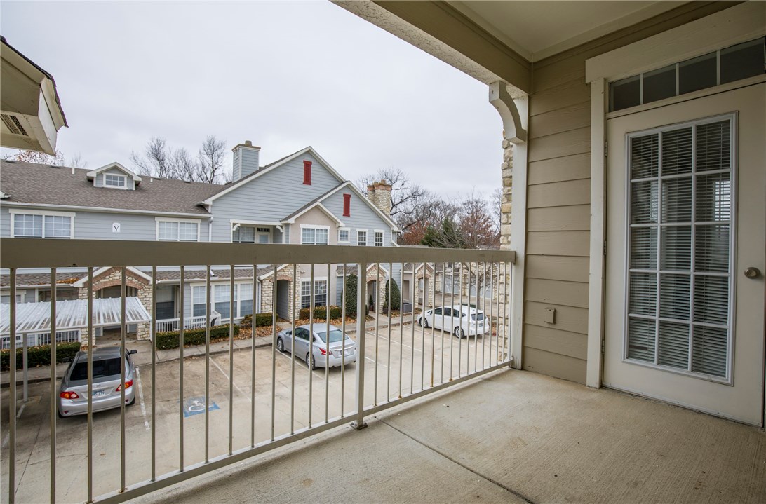 Stone Manor Condo Rogers - Residential Lease