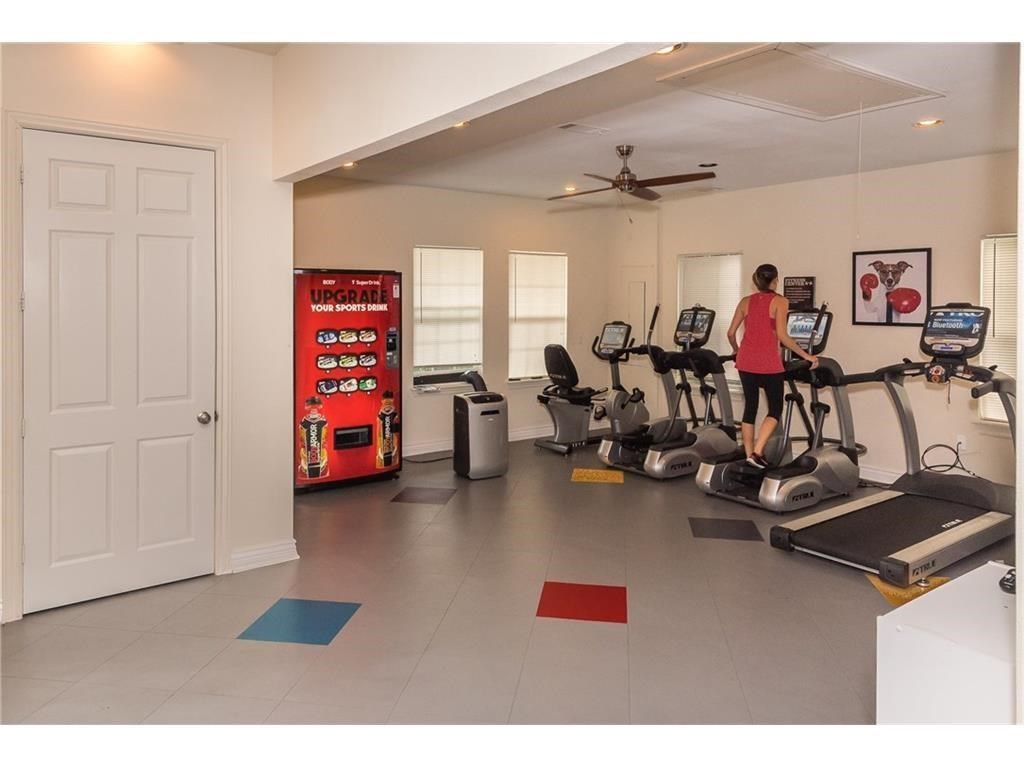 Stone Manor Condo Rogers - Residential Lease
