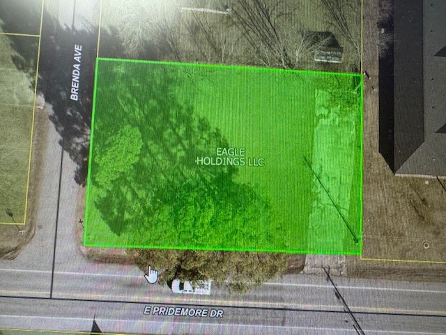 Great location and big 0.33 AC lot with major highway frontage. Might could consider upzoning for commercial purposes. Agent owned