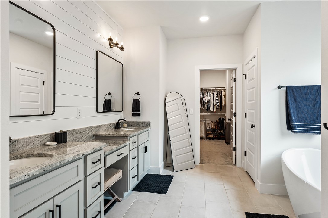 Diamond Estates Ph Iv Centerton - Residential