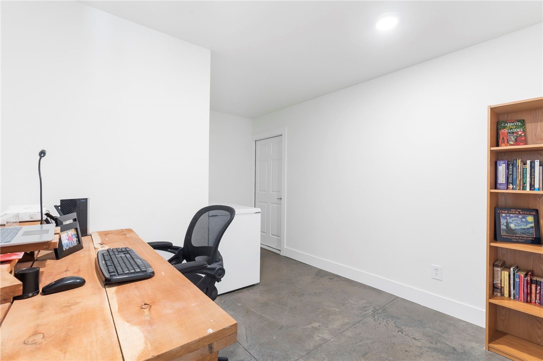 Christian Sub Centerton - Residential