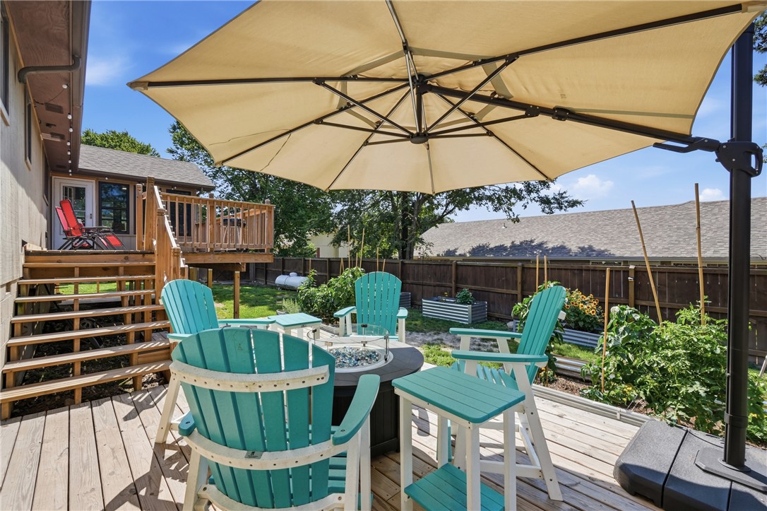 UNIT 9 HOLIDAY ISLAND - Residential