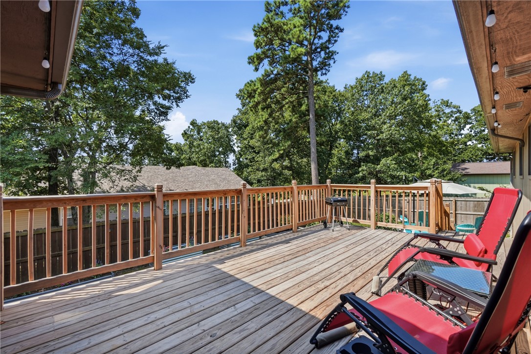 UNIT 9 HOLIDAY ISLAND - Residential