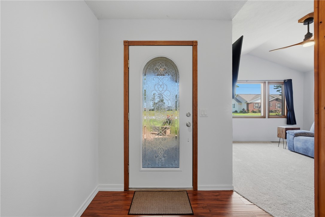 UNIT 9 HOLIDAY ISLAND - Residential