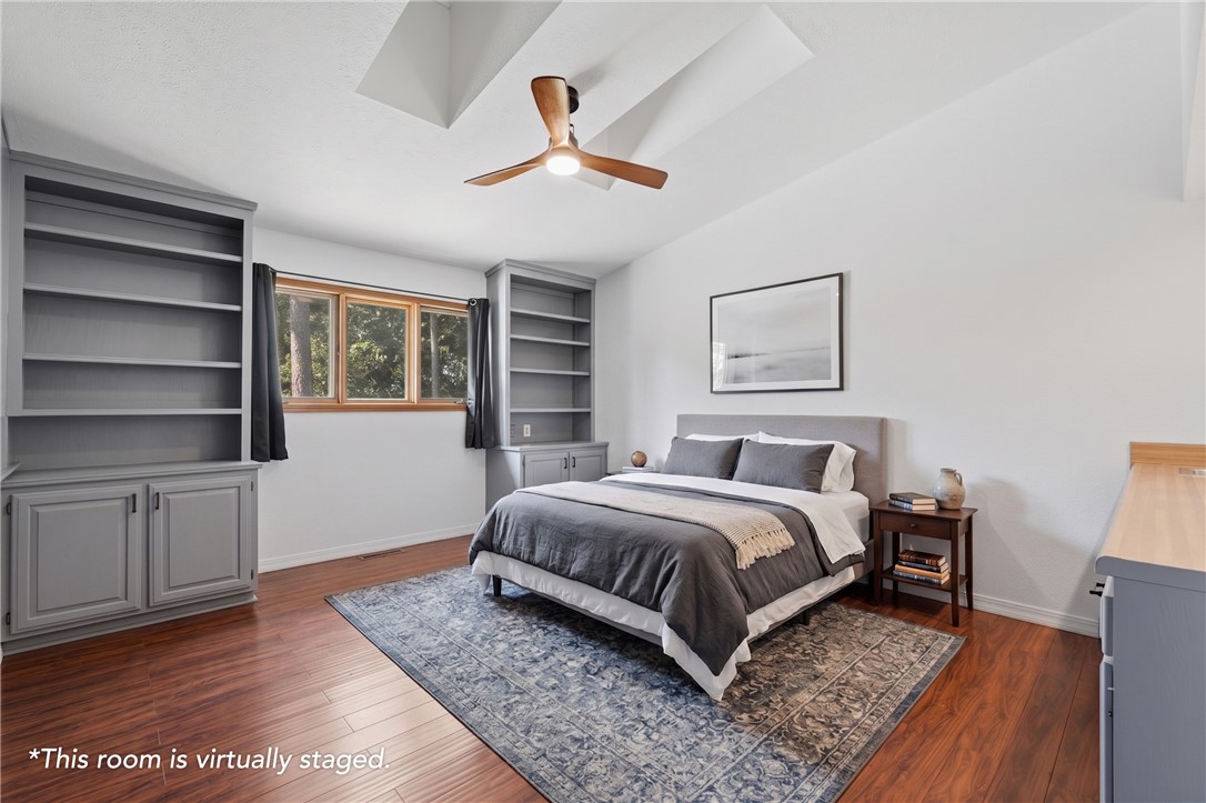 UNIT 9 HOLIDAY ISLAND - Residential