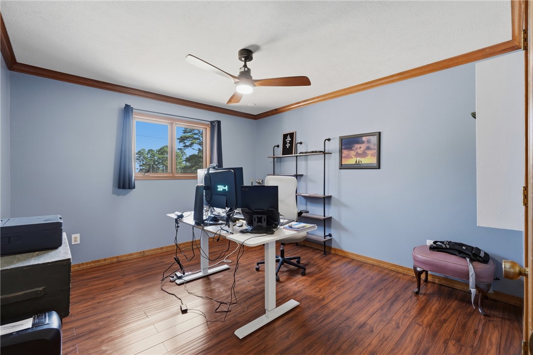 UNIT 9 HOLIDAY ISLAND - Residential