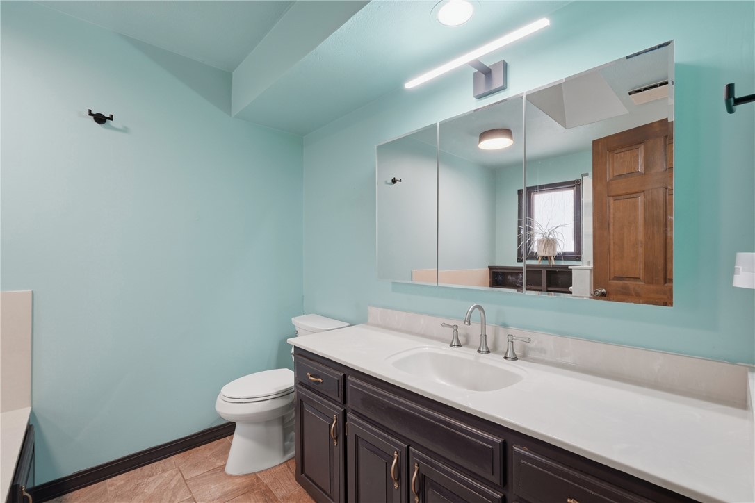 UNIT 9 HOLIDAY ISLAND - Residential