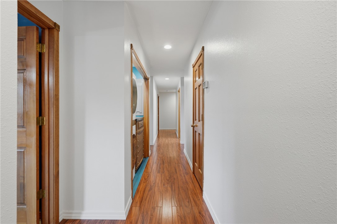 UNIT 9 HOLIDAY ISLAND - Residential