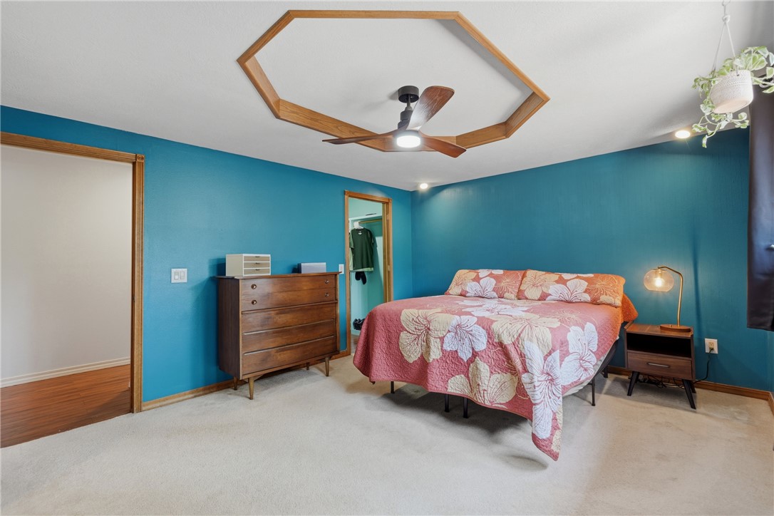 UNIT 9 HOLIDAY ISLAND - Residential