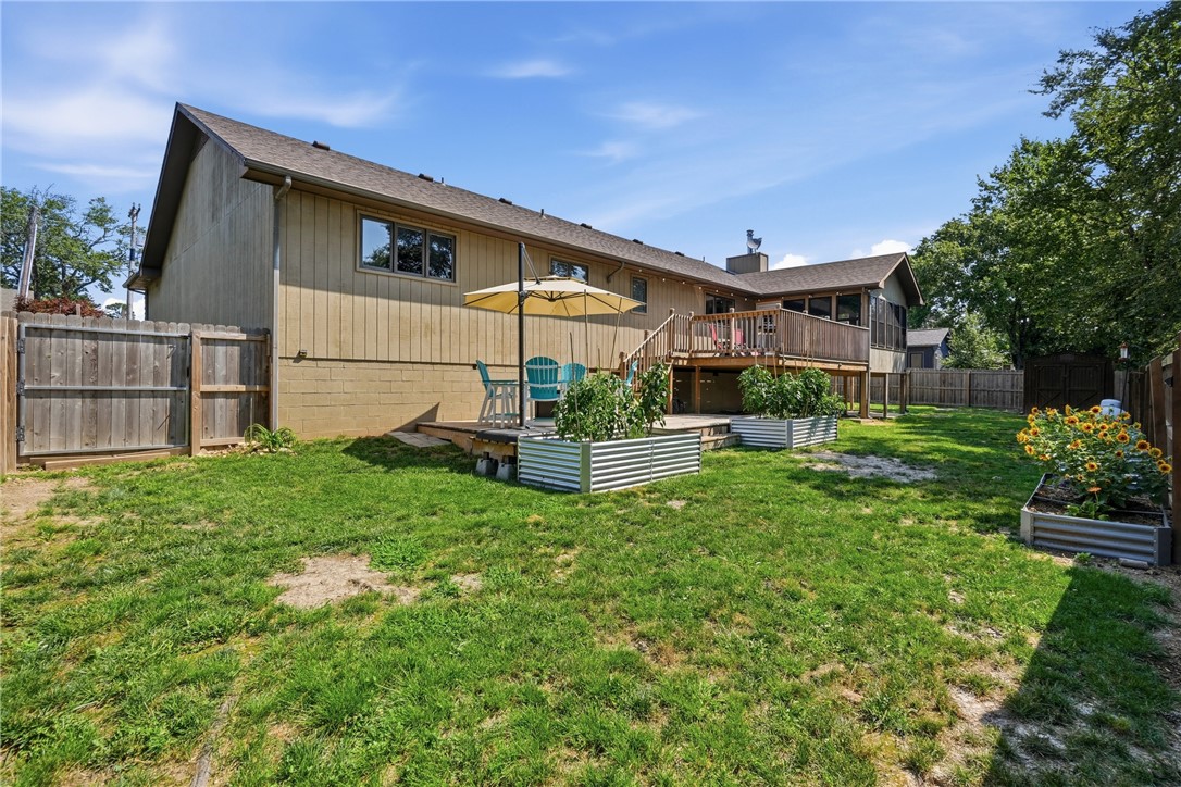 UNIT 9 HOLIDAY ISLAND - Residential