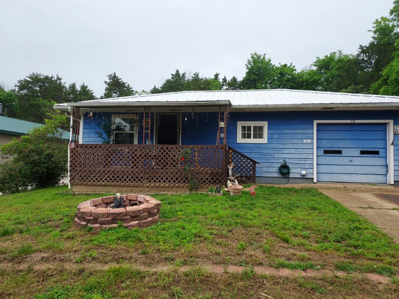 Charming and affordable near Bull Shoals Lake! This cozy 1-bedroom, 1-bath home offers 670 sq ft of easy, low-maintenance living on a 0.17-acre lot with a 1-car attached garage. Located just minutes from the golf course and close to the lake, this property is perfect for a weekend getaway, full-time downsizing, or investment opportunity. Enjoy the peaceful setting of Lead Hill/Diamond City with quick access to fishing, boating, and outdoor recreation. Includes electric range and refrigerator. Hard-to-find price point at just $85,000!