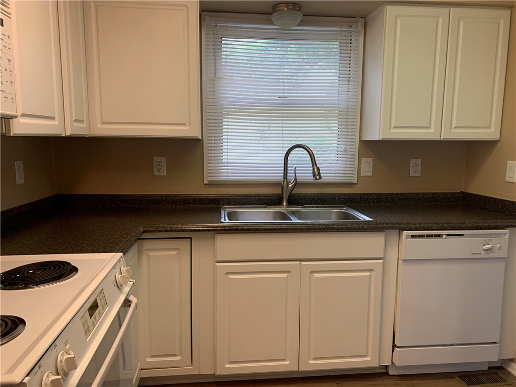 Townhouse Tct 3 A/K/A Drake Court Bvv - Residential Lease