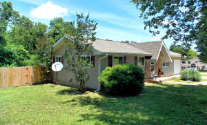Beautiful home with a beautiful setting! This home boasts a great kitchen, fresh modern feel, large deck and a GREAT level fenced in back yard with a tree lined back drop. Dont miss this charmer located just minutes from​​‌​​​​‌​‌​​​‌‌​​​‌‌‌​​‌​​‌‌​​​​ town!