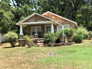 2Bd/1Bth on an acre in Coal Hill! Priced to sell! Detached garage/carport. Rock exterior, private back yard & a beautiful yard.