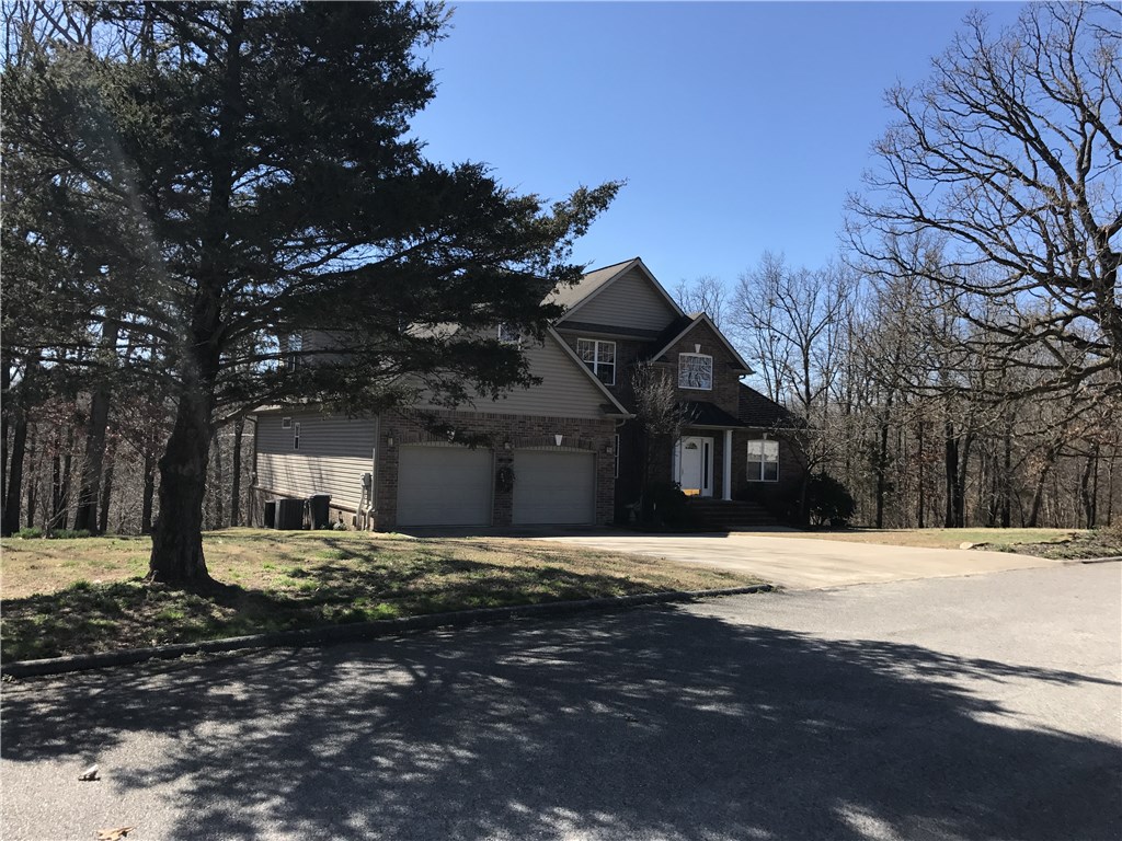 Gorgeous family home with 4 or 5 bedrooms and 3 full baths. Beautiful setting in an established neighborhood. Trey ceilings, built-ins, full walk-out basement. New stainless appliances, insulation in attic, heat & air unit, ceramic tile floors, 3/4" hardwood flooring, LG High Macs countertops in Kitchen.