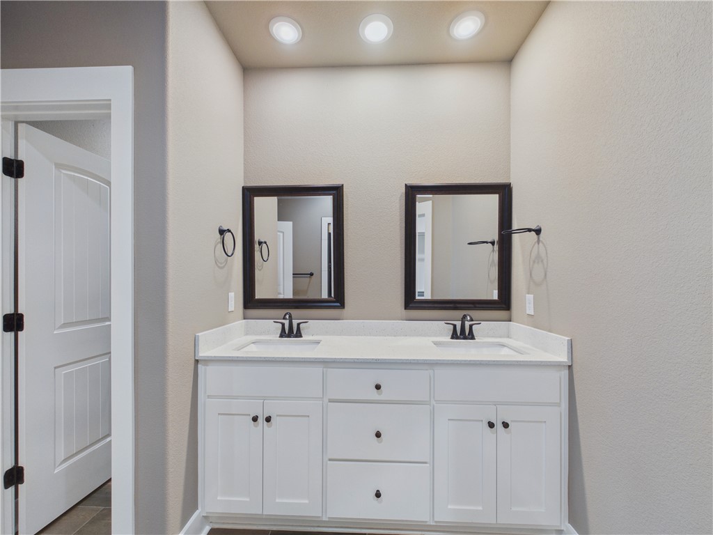 Villas At Forest Hills - Residential