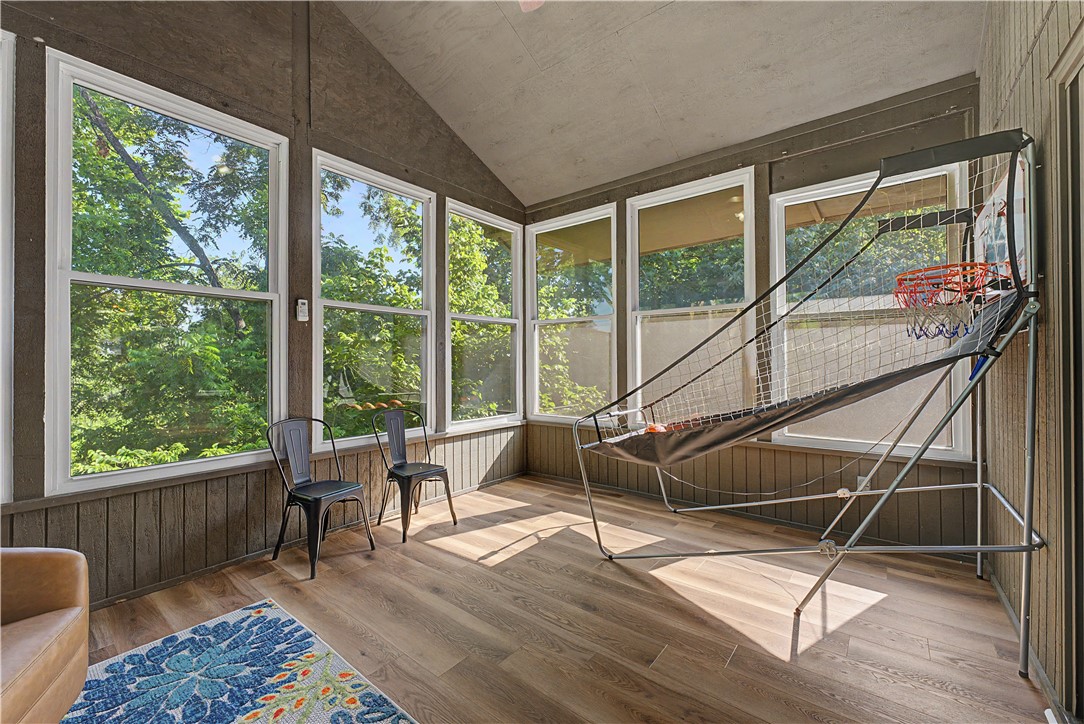 Shakespeare Courts Bvv - Residential