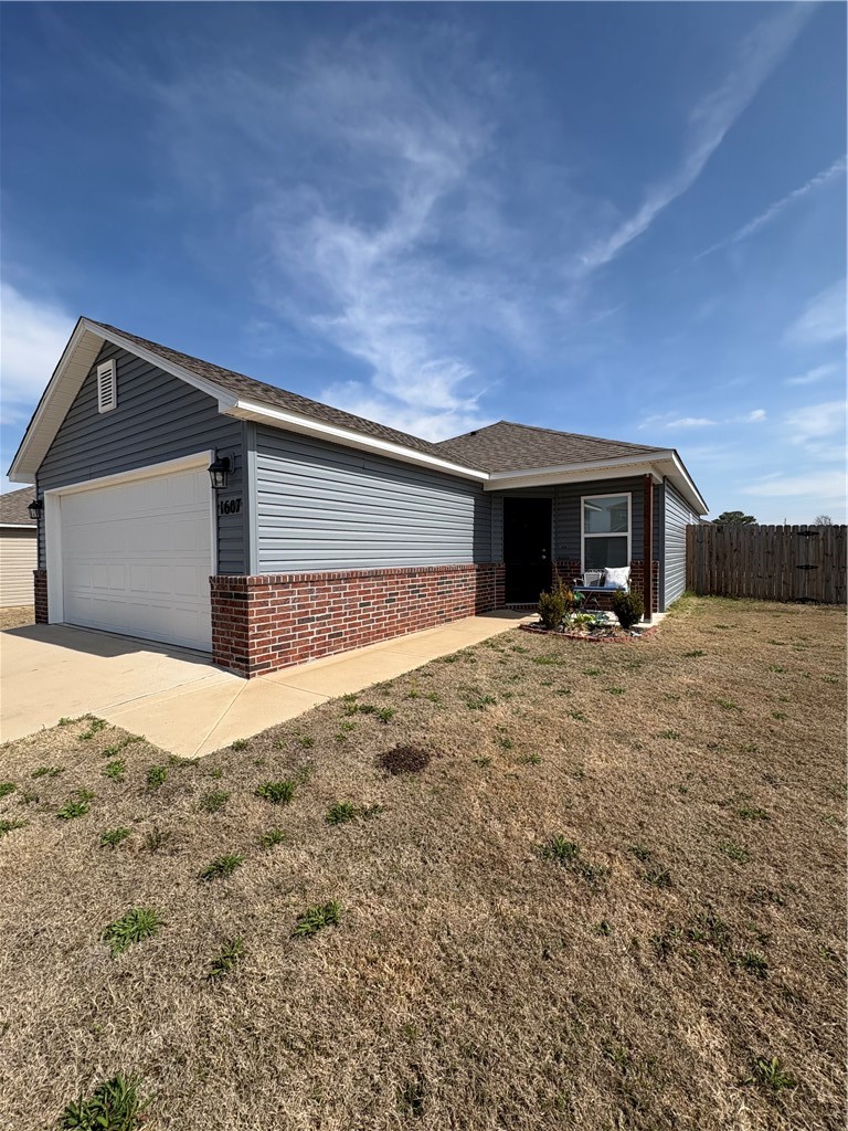 Don't miss out on this beautifully maintained home situated on a 0.18 acre corner lot! Offering 1,012 sq ft of comfortable living space, functionality, privacy, and curb appeal. Ideal for families, first-time buyers, or anyone looking for a move-in ready home. Previous contract fell through at no fault to sellers.