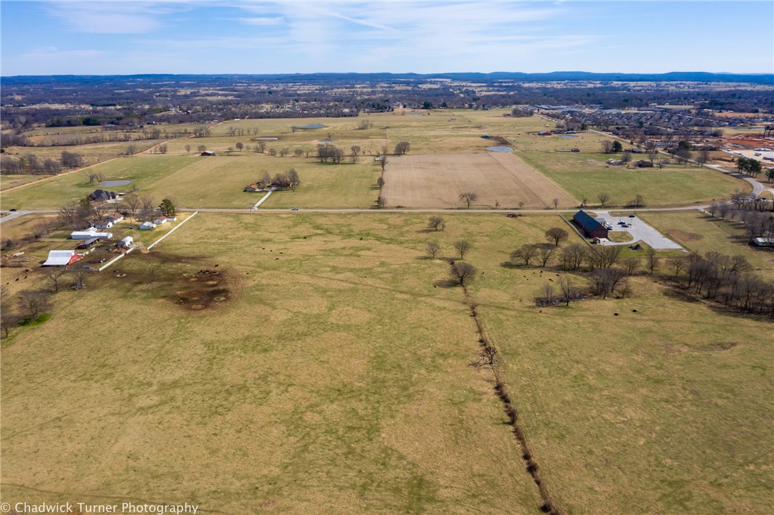 Pea Ridge - Land