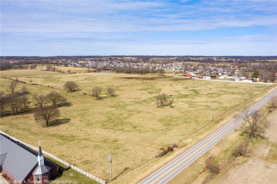 Pea Ridge - Land
