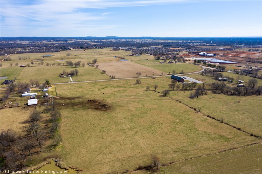 Pea Ridge - Land