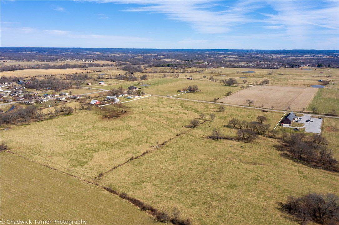 Pea Ridge - Land