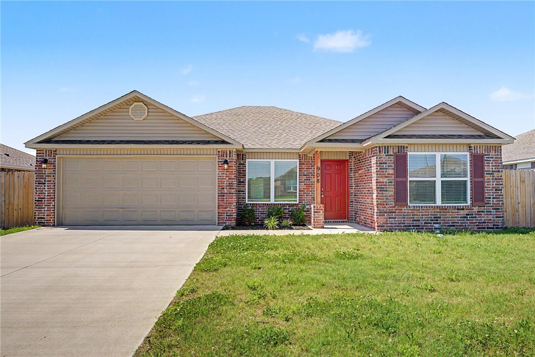 This Beautiful Siloam Springs home is a MUST SEE!! 4 bedrooms and 2 full baths with 1500 square feet of living space! Some of the features include neutral color paint throughout, Wall to wall luxury wood vinyl flooring, stainless steel appliances, hard surface countertops and lots of storage. The primary bedroom features an en suite bathroom with a walk-in closet. This home is ready for a new family to call home. Schedule a showing soon!
