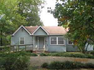 This property is eligible under Freddie Mac First Look Initiative through 10-30-16. No investors first 20 days. 3 bedroom 2 bath home with covered deck.