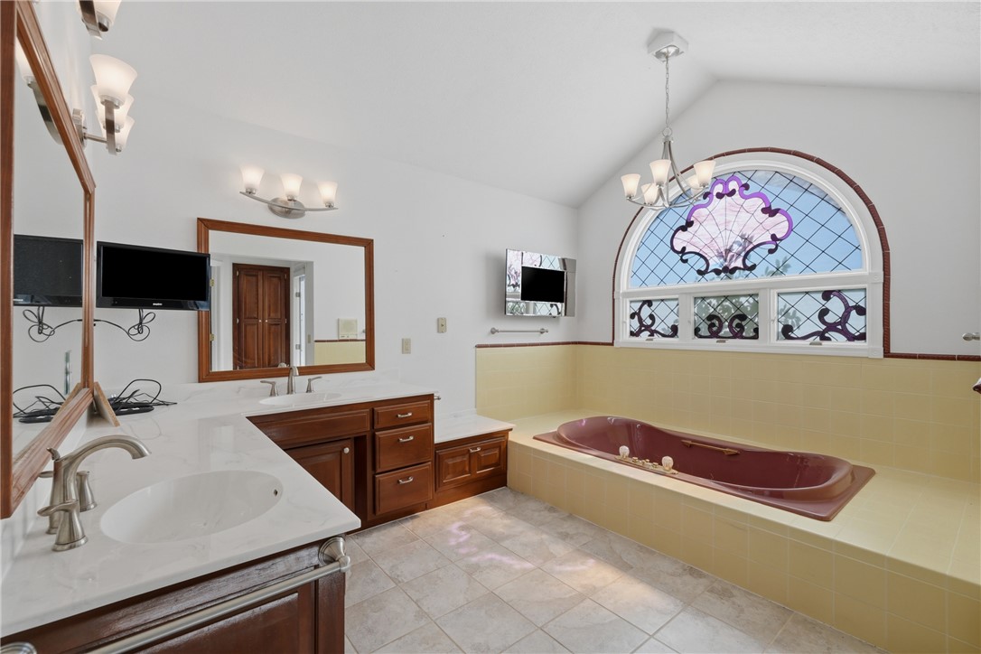 Unit 112 Holiday Island - Residential