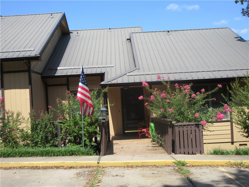 Unit 1c Holiday Island - Residential
