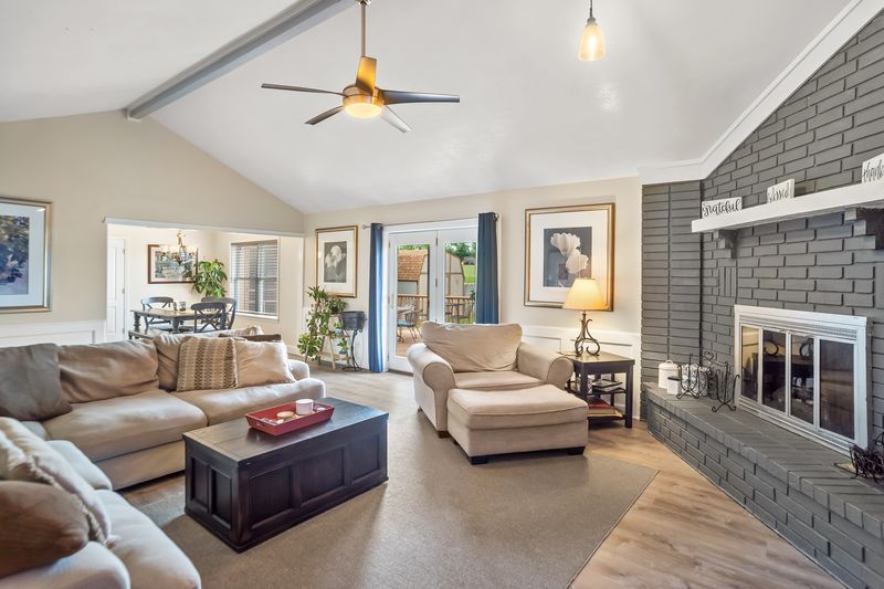 Chateau Terrace Unit 1 Ph 1 Rogers - Residential