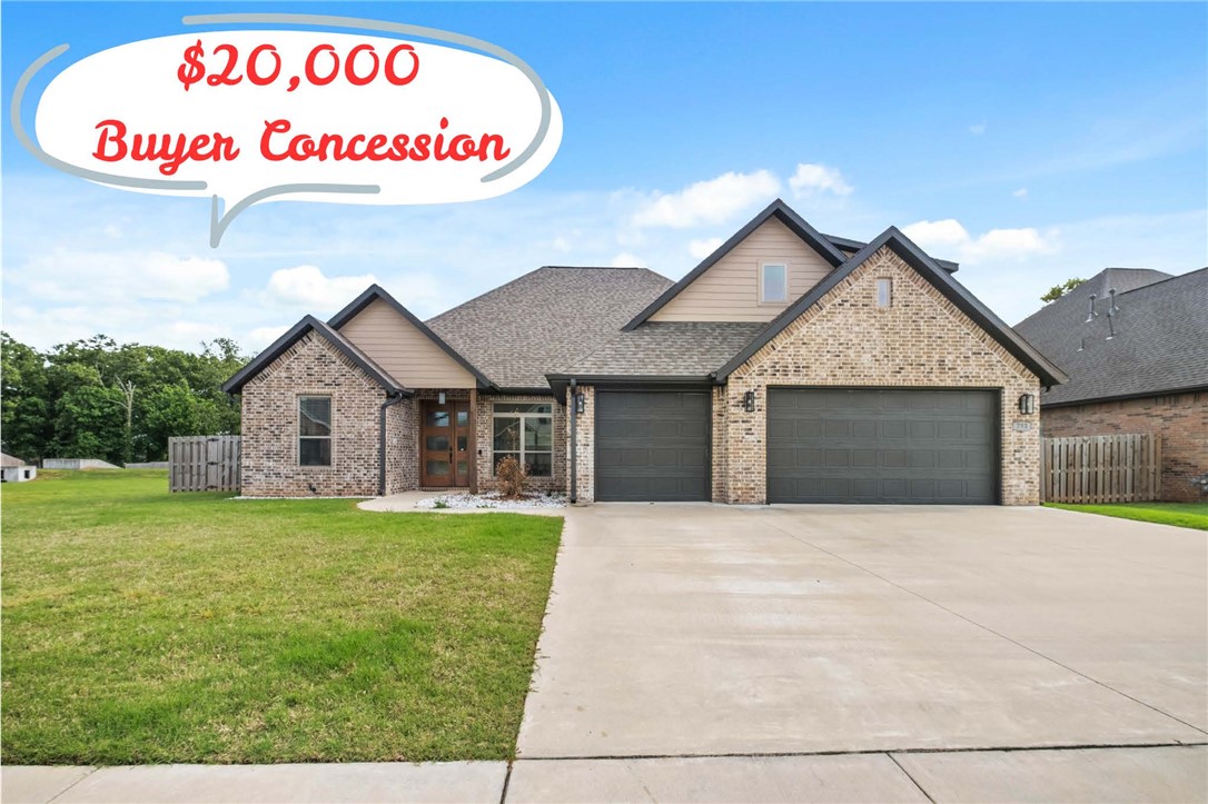 Home has 5 bedrooms and 4 baths on main level with 10' ceilings, quartz countertops, open floor plan and dining room. Upstairs has spacious bonus room with bathroom and closet. Large back yard with covered back patio.