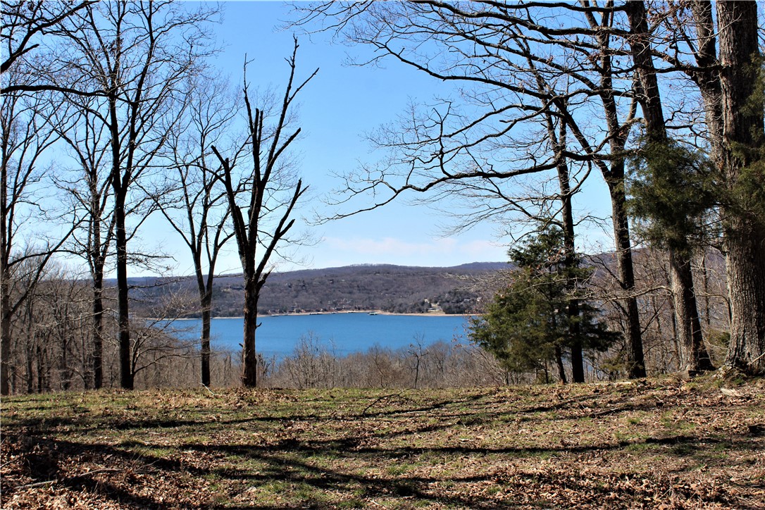 Point Mirage - Land