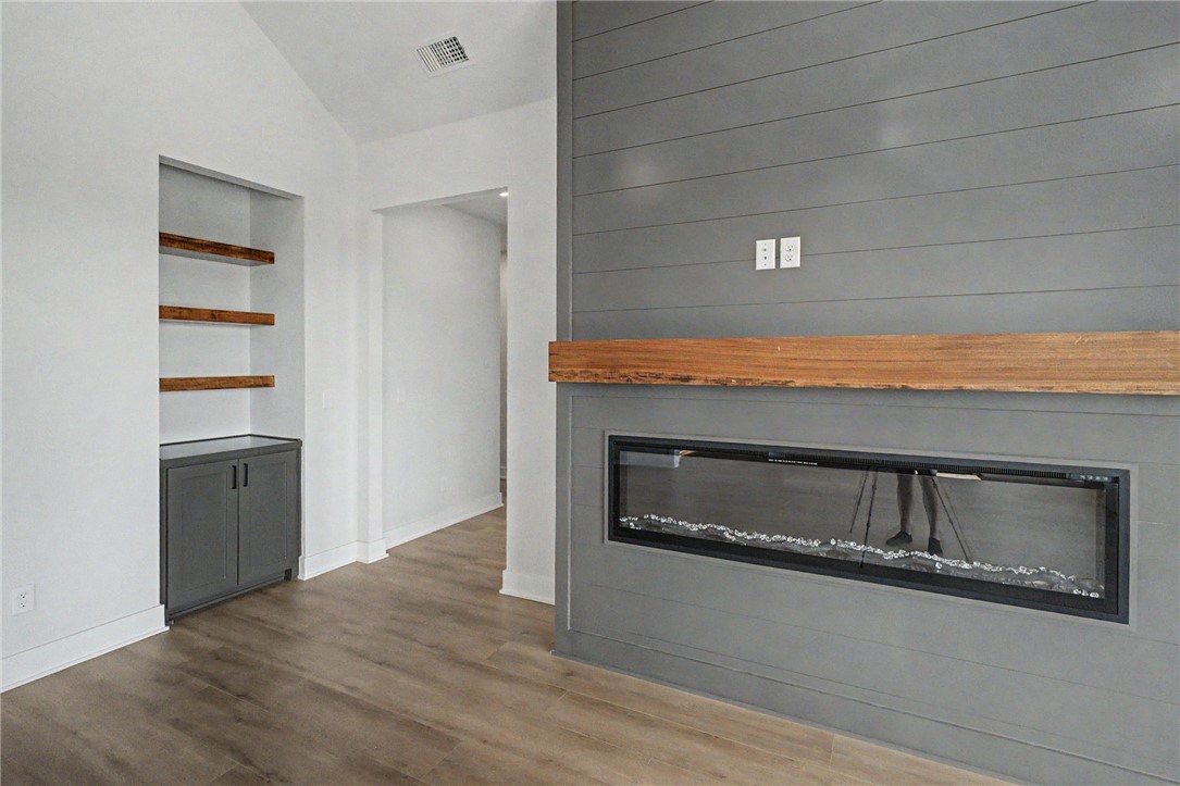 2-18-32 - Residential