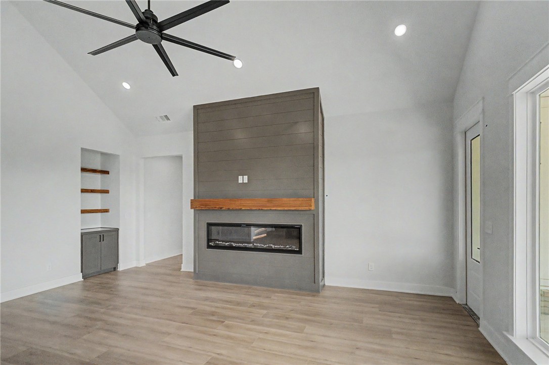 2-18-32 - Residential