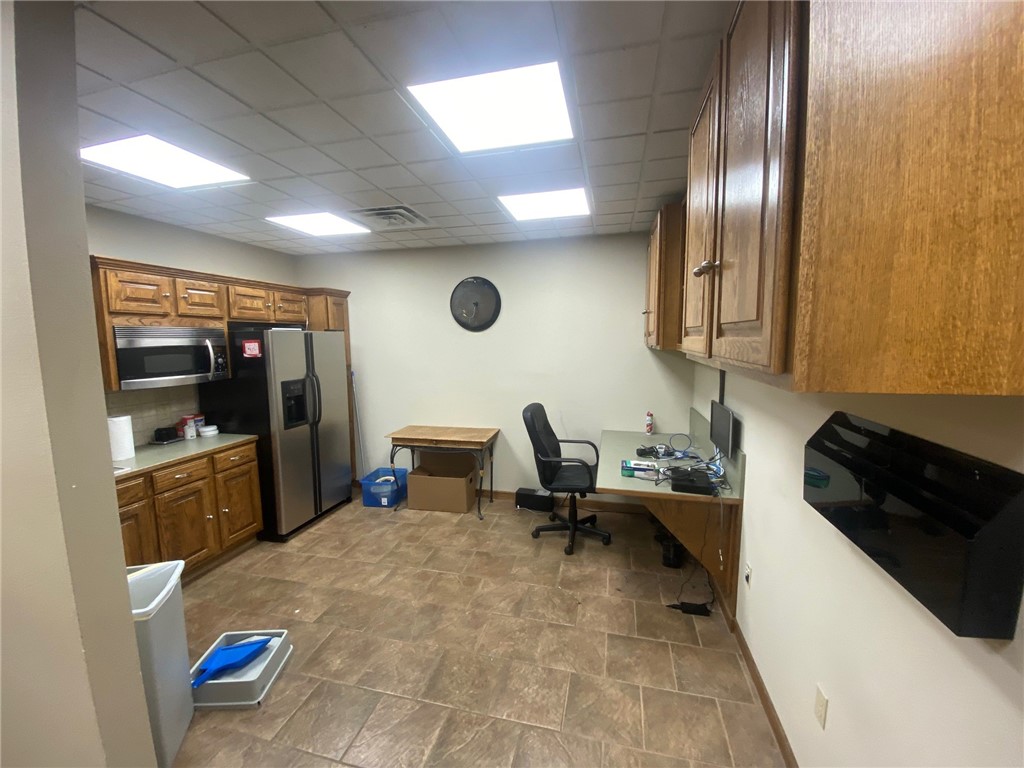 Millennium Place Comm Sub - Commercial Lease