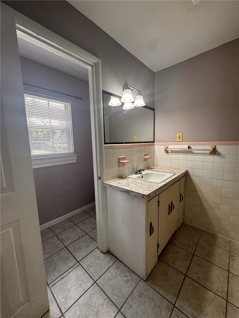 Olivewood Sub Unit 1 Rogers - Residential Lease
