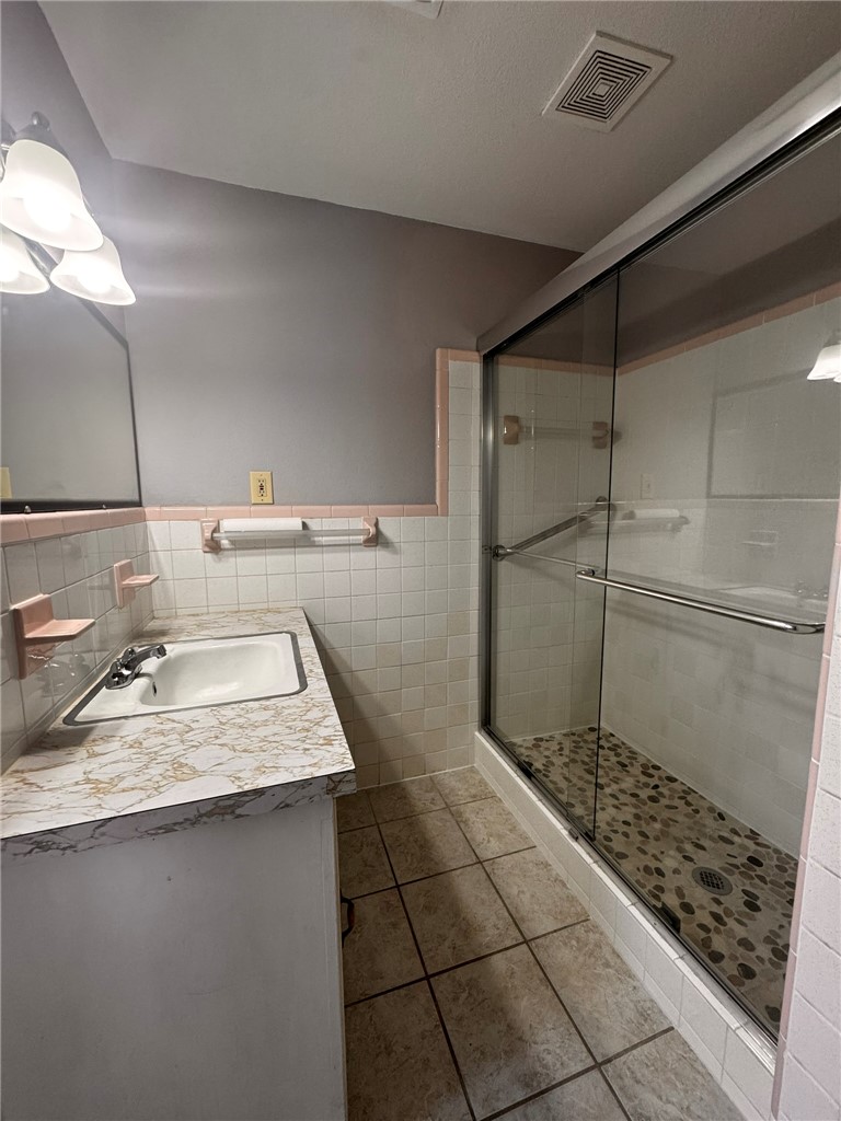 Olivewood Sub Unit 1 Rogers - Residential Lease