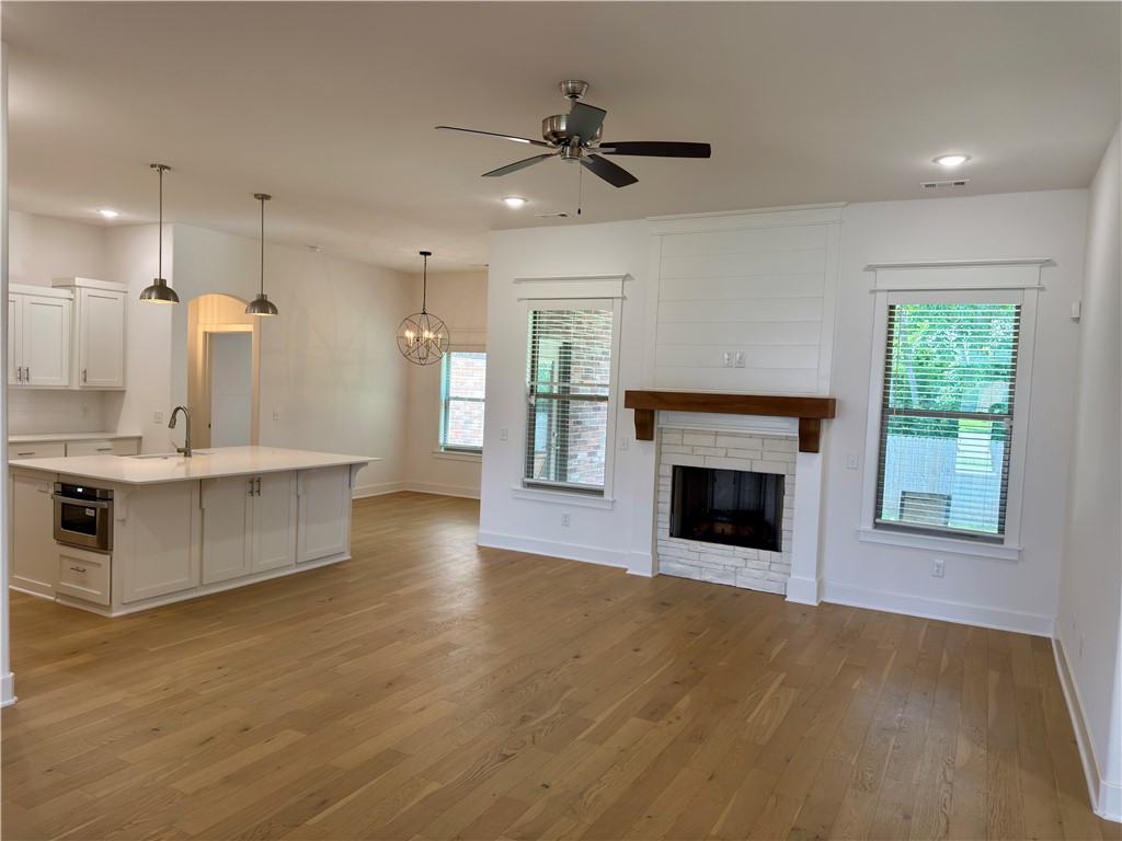 Riverwalk Ph IV - Residential Lease