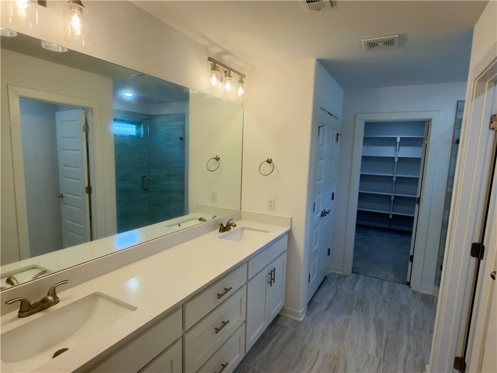 Riverwalk Ph IV - Residential Lease