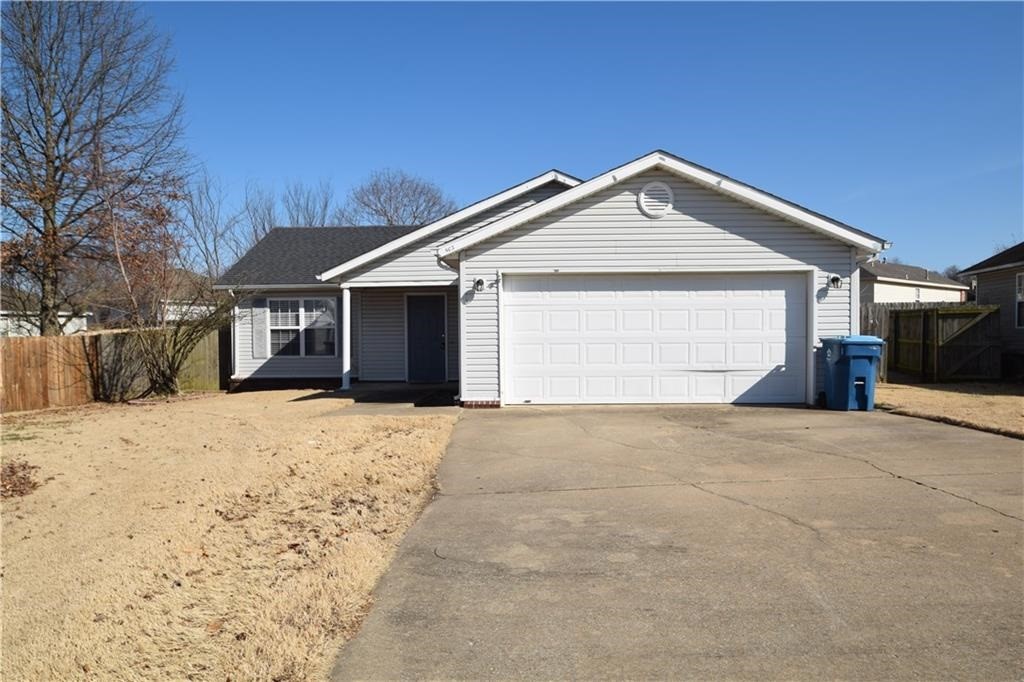 A cozy 3 bedroom, 2 bath home close to Wal-Mart home office and downtown activities. Eat in kitchen and a large spacious backyard. Carpet in all bedrooms and tile floors. Located in quiet culdesac