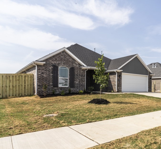 New 3 bedroom 2 bath home. Super location in Centerton. Clsoe to schools & shopping. Split plan, gas log f/place, luxury vinyl plank flooring in living room, tile in main wet areas, lage master suite with whirlpool tub, standalone shower, walk in closet. All applainces convey including washer and dryer