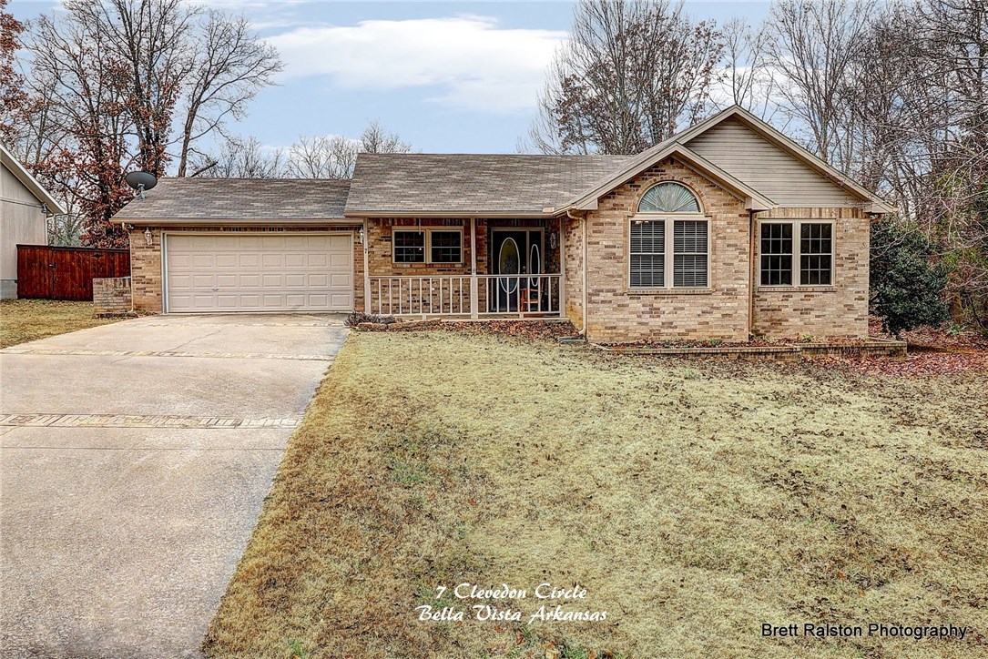 A rare find in Bella Vista…fully fenced, level lot AND beautiful new gas range! All brick home, on sewer. New roof Dec 2015, new hot water tank Mar 2016, new kitchen appliances (frig, stove, sink & faucet) Jun 2016. All appliances to stay including washer/dryer. Bamboo floor in the living room, lovely tile in kitchen/dining/baths. Master bedroom and bath are exceptionally large for a home of this size; a true oasis. Open floor plan. This home is move in perfect! Buyer to reimburse for propane in tank.