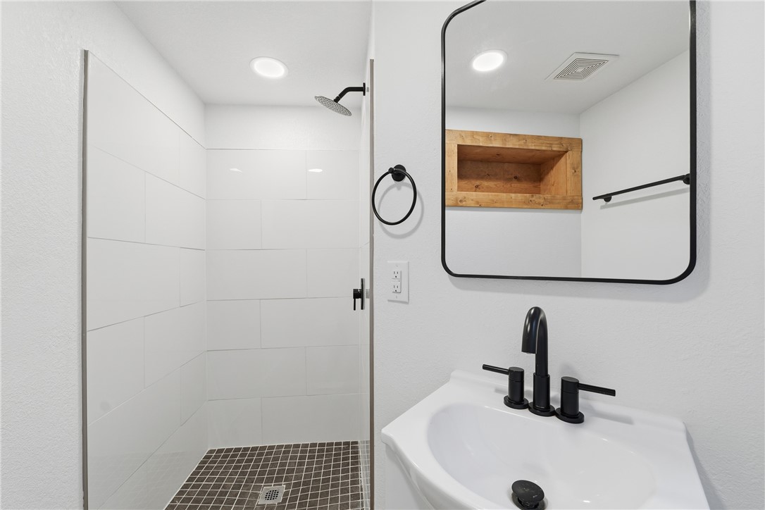33-20-30 Bentonville - Residential Lease