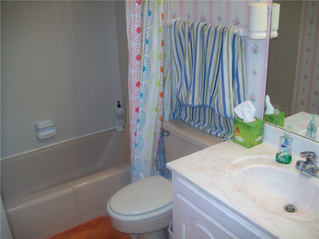 Townhouse Tct 3 A/K/A Drake Court Bvv - Residential