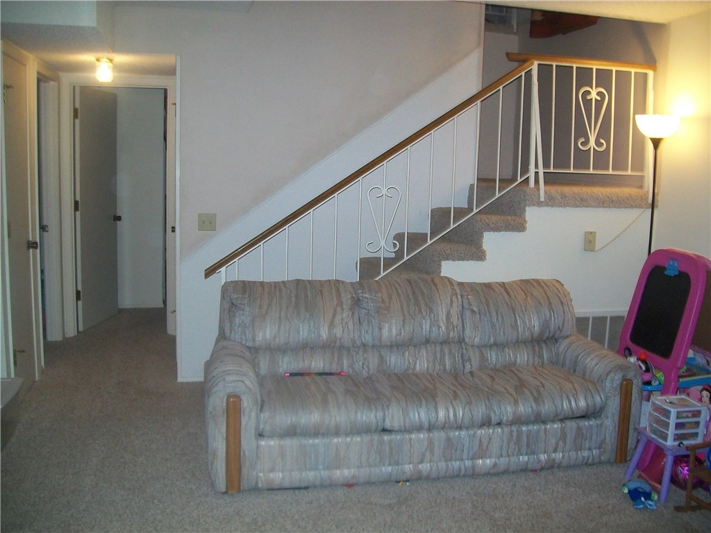 Townhouse Tct 3 A/K/A Drake Court Bvv - Residential