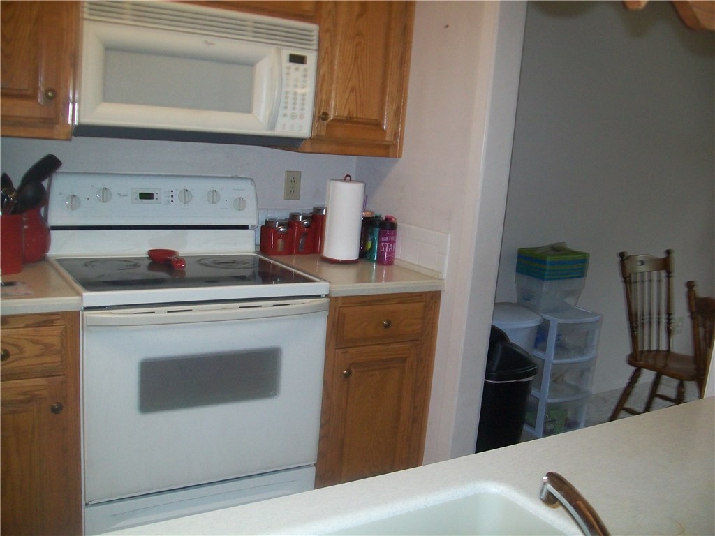 Townhouse Tct 3 A/K/A Drake Court Bvv - Residential