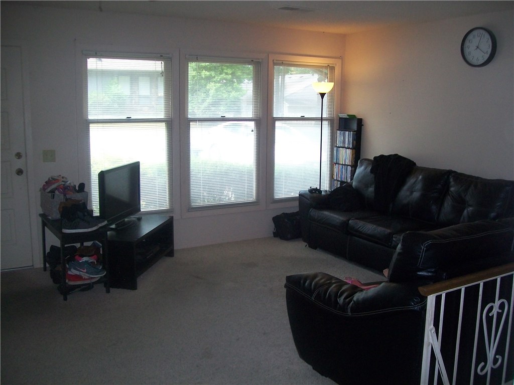 Townhouse Tct 3 A/K/A Drake Court Bvv - Residential