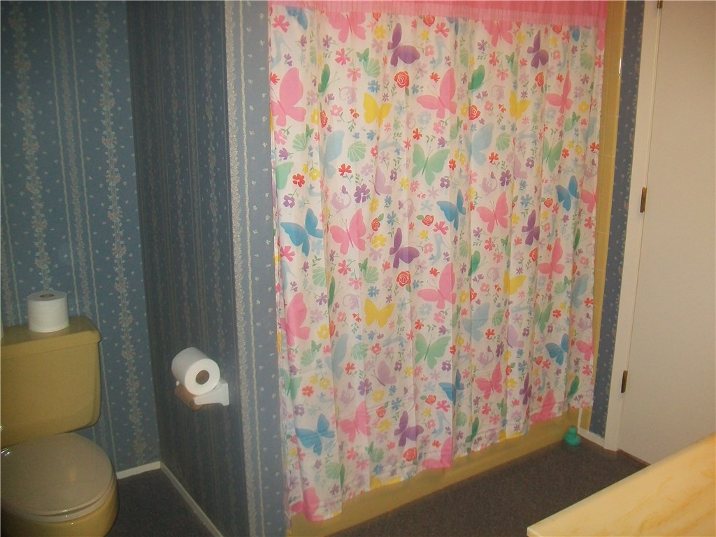Townhouse Tct 3 A/K/A Drake Court Bvv - Residential